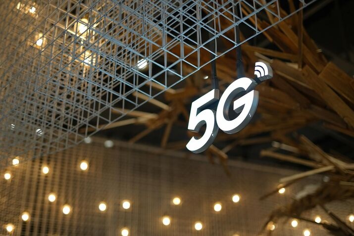 A photo of 5G displayed